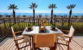 Rainbow Seafront Apartment Praia A Mare